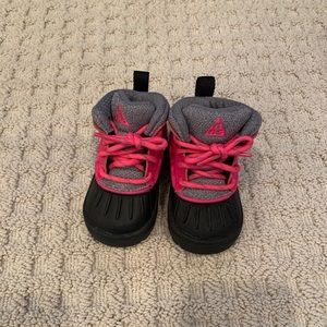 Nike toddler ACG snow boots pink